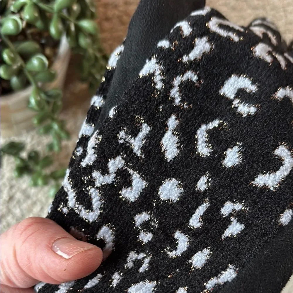 Stylish Black and White Gloves